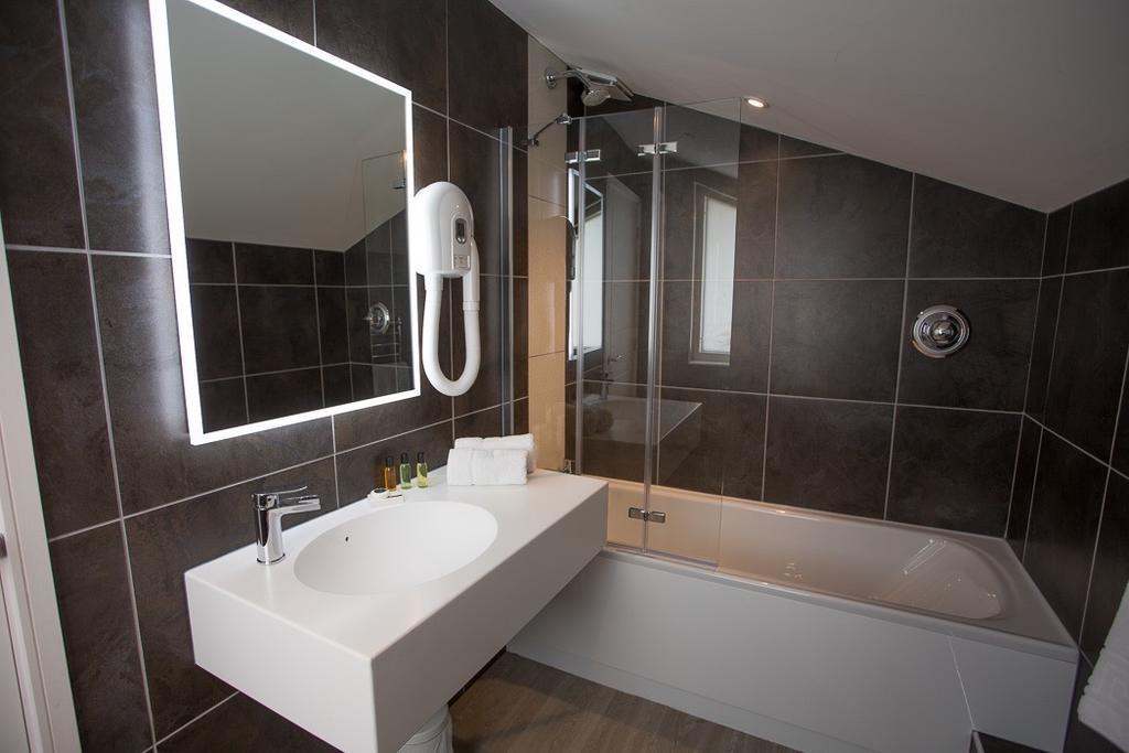 Burton Hotel Kington  Room photo